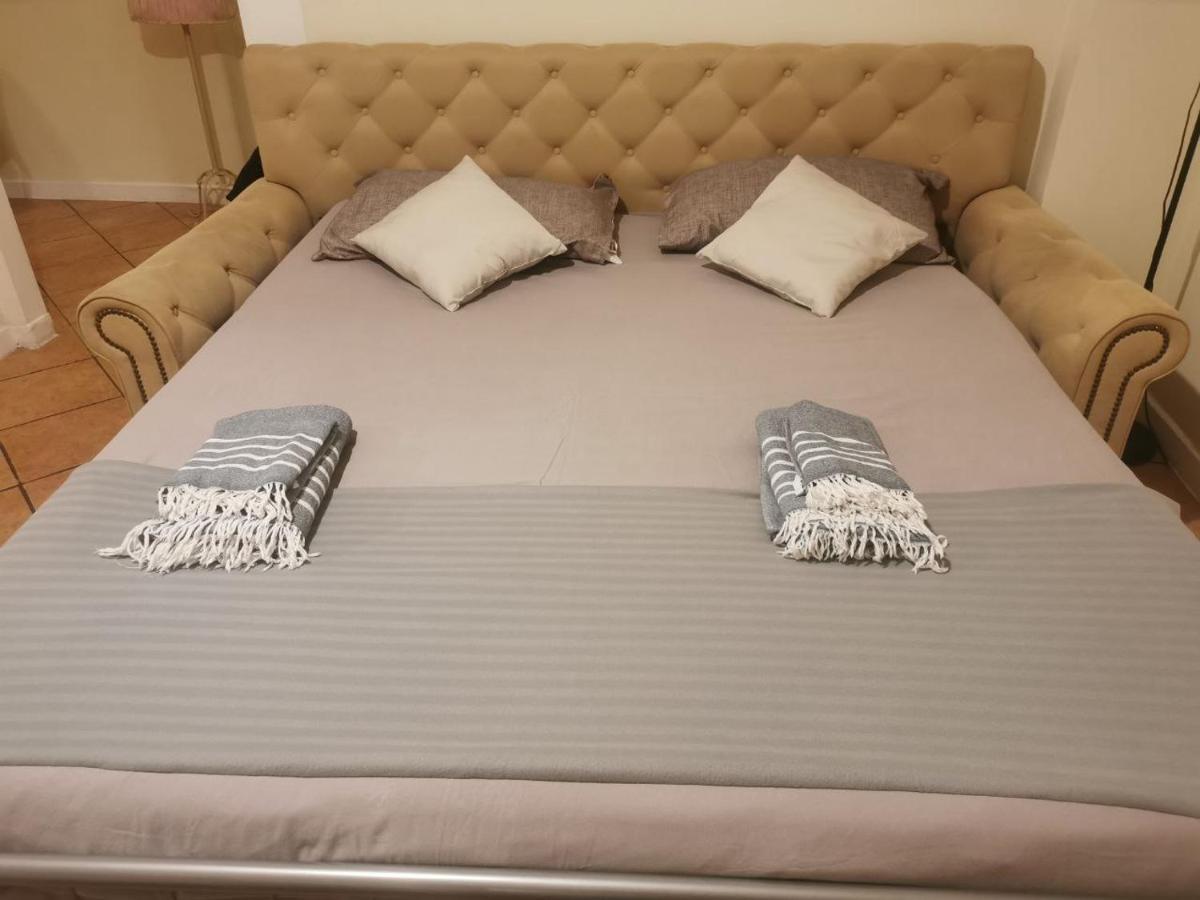 Apartmán Domus Flavi Řím Exteriér fotografie